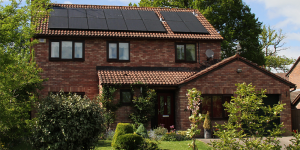 Solar panels boost house prices